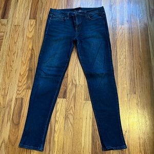 listing-status-banner